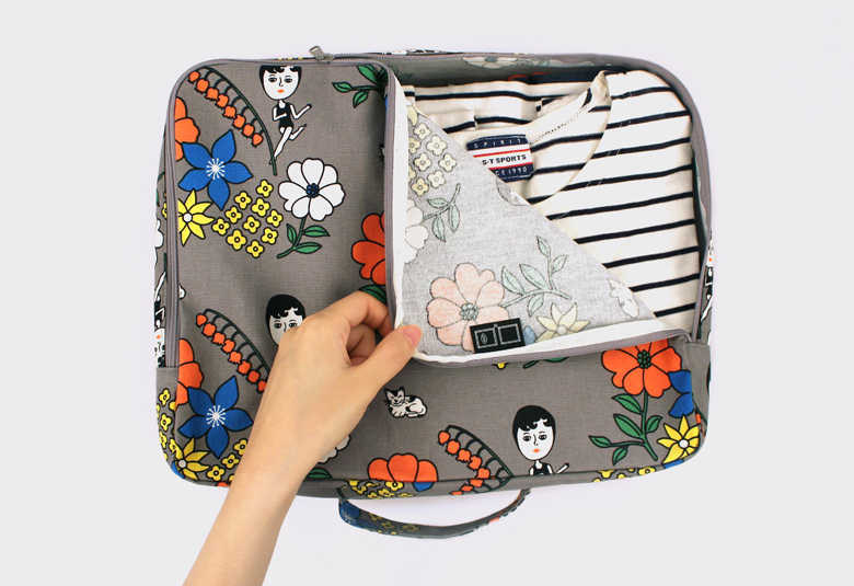 kleine Kleidertasche bunt ausgefallen